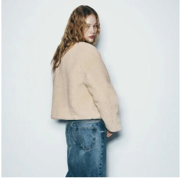 Zara Faux Fur Jacket Cream Ecru Cropped Toggle Coat 6318/266/712 Womens XS NEW - Picture 3 of 8